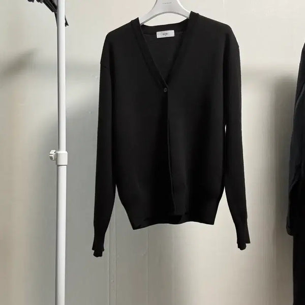 [BUNJANG] Ellude Ordinary Crop Cardigan Black / 엘무드 오디너리 크롭 가디건 블랙 (48)