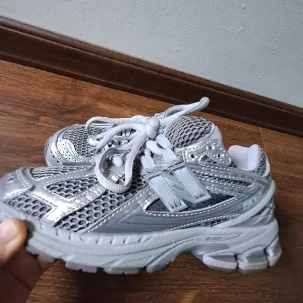 [BUNJANG] New Balance 1906R Silver/White Sneakers Size 230 / 뉴발란스 1906R 실버/화이트 스니커즈 230사이즈