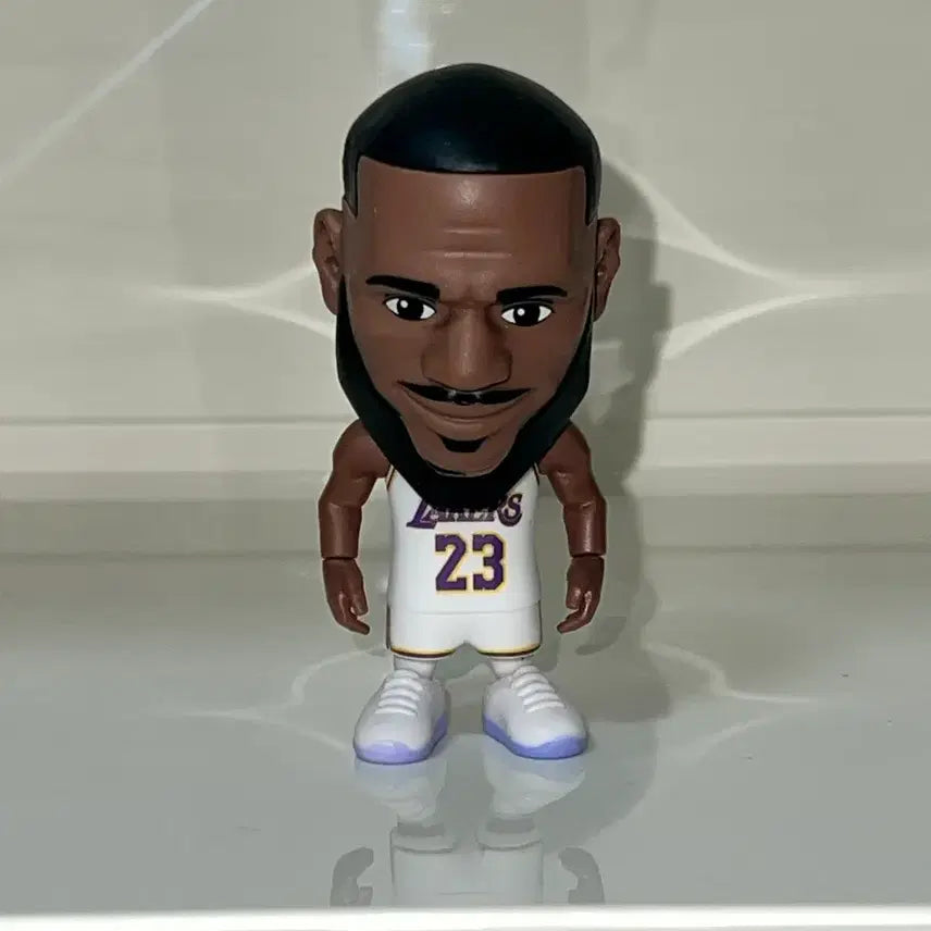 [BUNJANG] Nba Ballers LeBron James Figure / Nba ballers 르브론 제임스 피규어