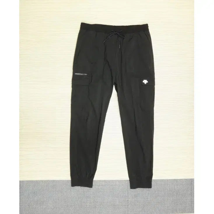 [BUNJANG] Descente Outpocket Jogger Woven Pants / (33-34) 데상트 아웃포켓 조거 우븐 팬츠