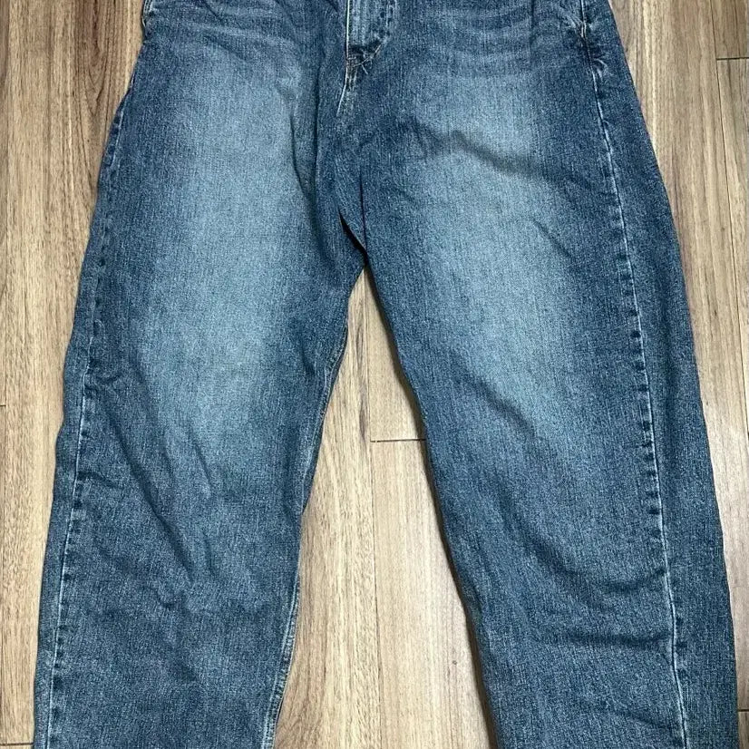 [BUNJANG] ARTIFECTS One Tuck Curve Denim Pants Washed Blue / 아트이프액츠 One Tuck Curve Denim Pants_Washed Blue m사이즈