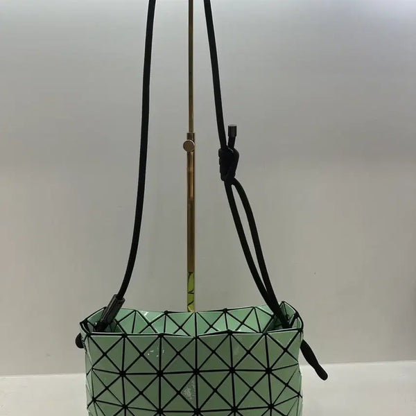 [BUNJANG] Issey Miyake Bao Bao Loop Crossbody Shoulder Bag Light Green / 이세미야케 바오바오 루프 크로스 바디 숄더백(상태최상)