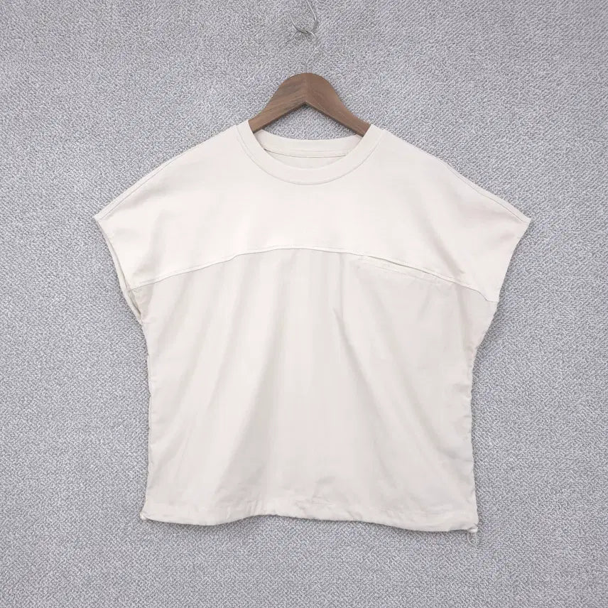 [BUNJANG] Briel 25SS Women's Sleeveless One-Pocket T-Shirt (Size 55) / 브리엘 25SS 여성 원포켓 밑단조절 민소매 반팔 티셔츠 55