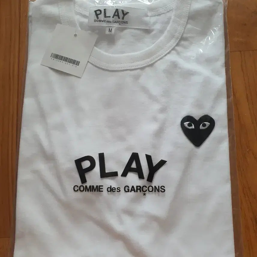 [BUNJANG] Comme des Garçons Play White T-Shirt M / 꼼데가르송 플레이 반팔티 화이트 M
