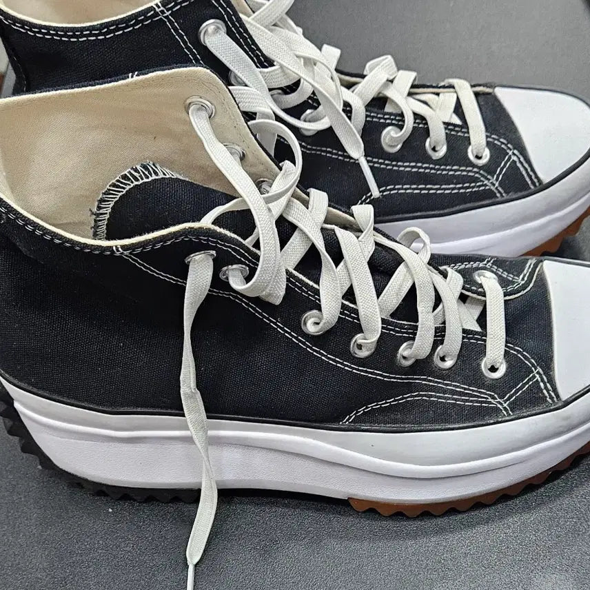 [BUNJANG] Converse Run Star Hike High Top Black Sneakers 285mm / 컨버스 런스타 하이크 블랙 하이 285mm