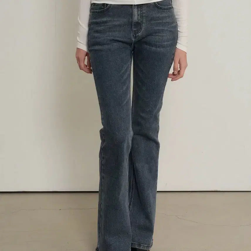 [BUNJANG] General Idea Bootcut Washed Denim Pants Dark Blue / 제너럴아이디어 부츠컷 워싱 데님 팬츠 다크블루