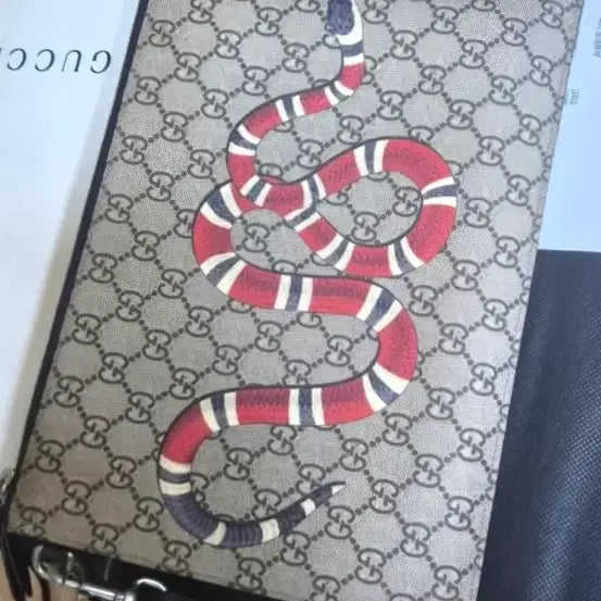[BUNJANG] Gucci Snake Clutch Bag Beige / 구찌 스네이크 클러치/클러치백 정품A급(영수증O)