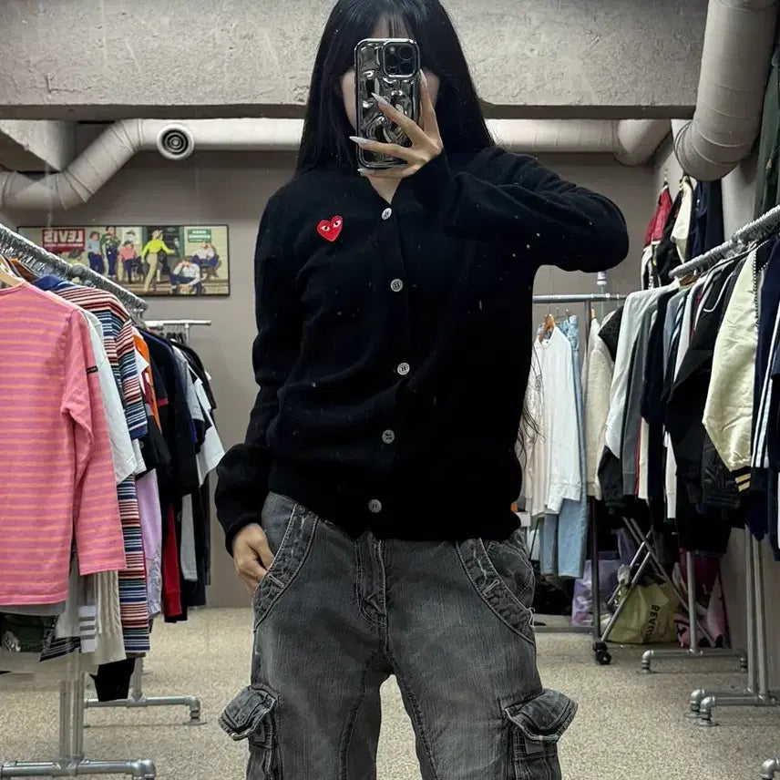 [BUNJANG] Comme des Garçons Red Heart Logo V-Neck Cardigan / 꼼데가르송 레드 하트 와펜 브이넥 가디건 S168
