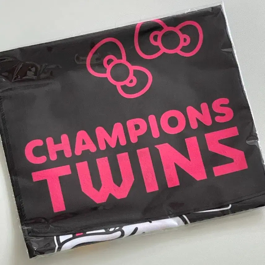 [BUNJANG] LG Twins 2023 Championship Kitty Commemorative Towel / 엘지트윈스 lg 챔피언 키티 기념 타올