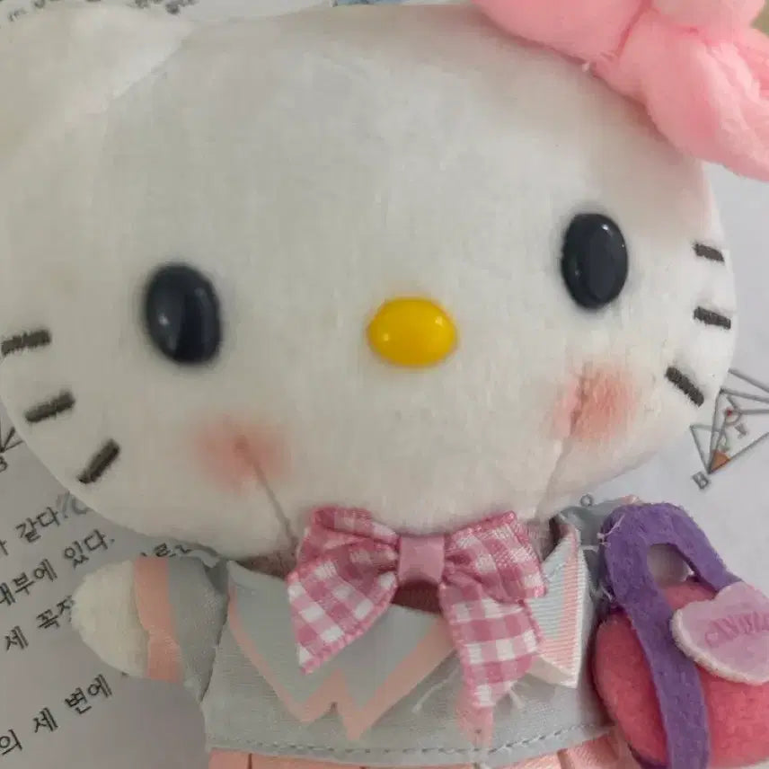 [BUNJANG] Kitty School Uniform Keychain / 키티 교복 인형키링