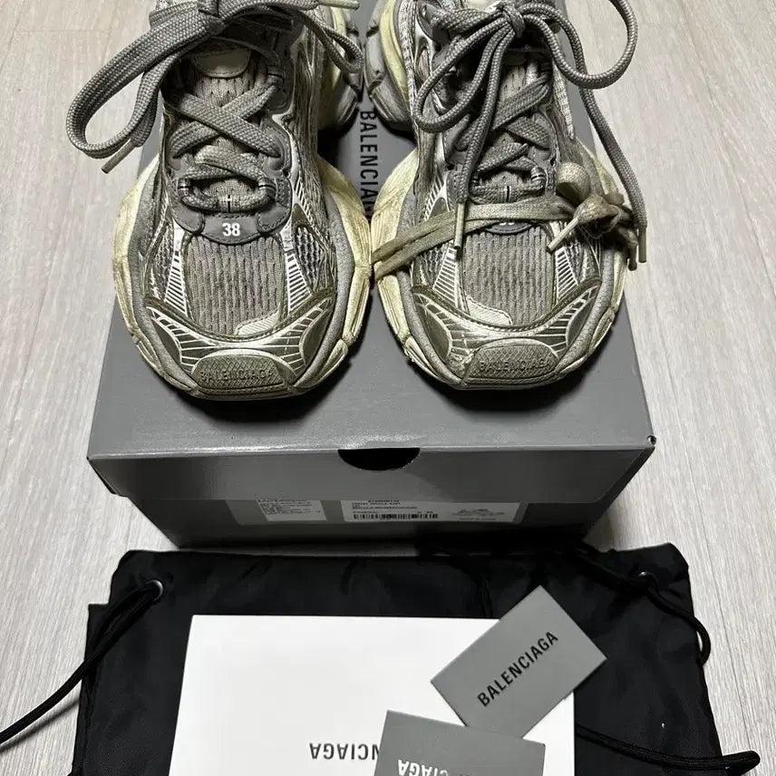 [BUNJANG] Balenciaga 3XL Eggshell Sneakers / 발렌시아가 3XL 에그쉘 38