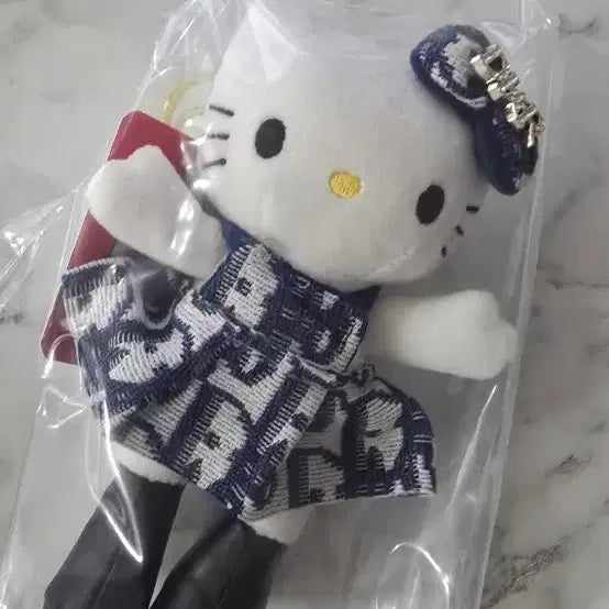 [BUNJANG] Hello Kitty Long Leg Plush Keychain / 헬로키티 롱다리인형 키링 디