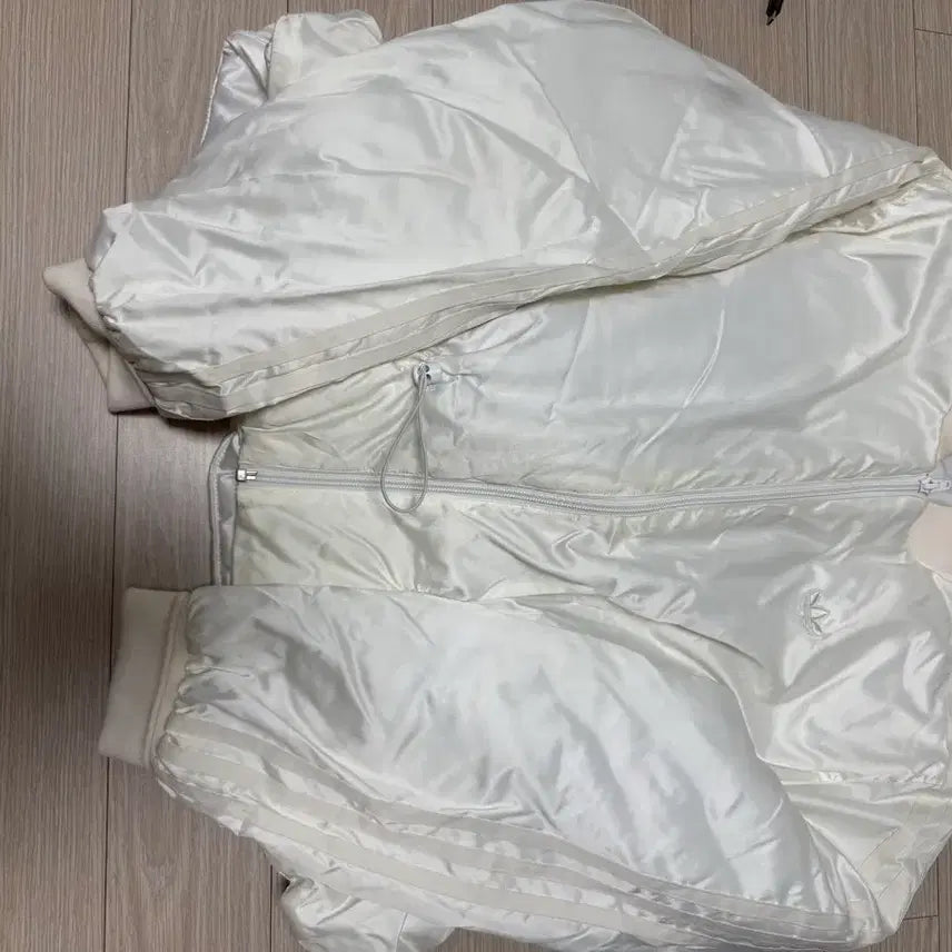 [BUNJANG] Adidas Three-Stripes Short Padded Jacket White / 아디다스 삼선 숏 패딩 흰색