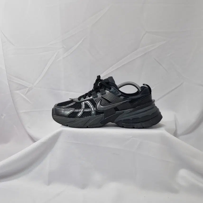 [BUNJANG] Nike V2K Run Sneakers Black Anthracite / 빈티지하서 230 나이키 V2K 런 블랙 앤트러사이트 스니커즈