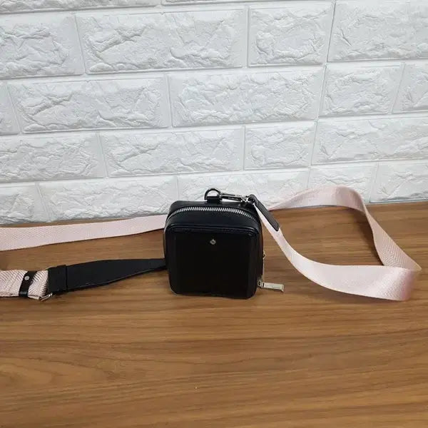 [BUNJANG] Samsonite Z Flip Exclusive Crossbody Bag (Sling Bag) / 샘소나이트 Z 플립 전용 크로스백 (슬링백)