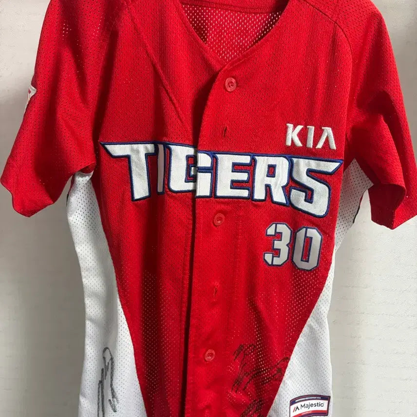[BUNJANG] Kia Tigers Majestic Authentic Jersey - Size 85 (Socrates, Choi Jimin, Lee Jun-young, Jang Hyun-sik Autographed) / 기아 타이거즈 마제스틱 유니폼