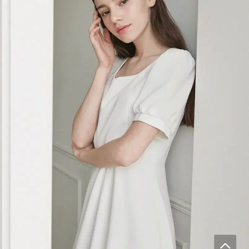 [BUNJANG] MICHEAN Square Neck Puff Sleeve Long Dress White Ivory / 미케인 스퀘어넥 퍼프 소매 롱 원피스 화이트 아이보리