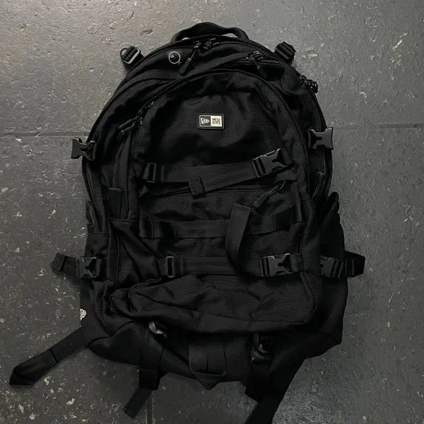 [BUNJANG] New Era Carrier Backpack / 뉴에라 캐리어 백팩