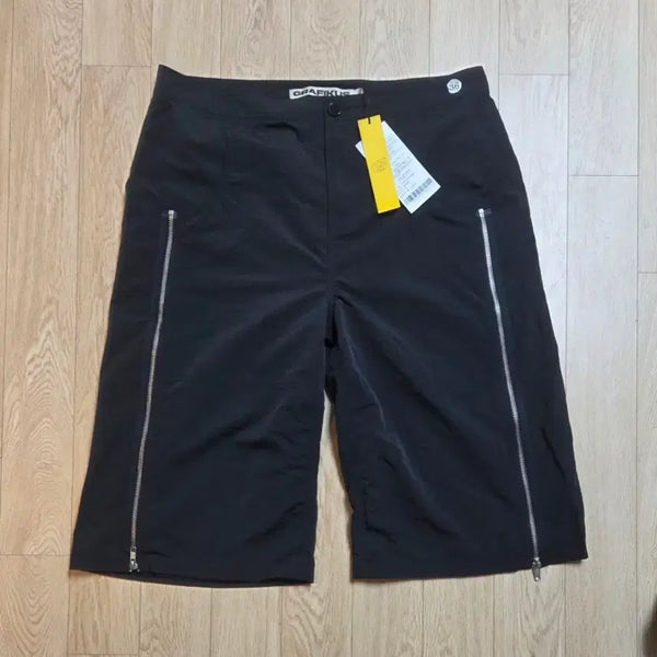 [BUNJANG] GRAFIKUS Graphic Print Shorts XL / 미사용 그래피커스 GRAFIKUS  반바지 XL사이즈(36정도)(줄자사진 참고)