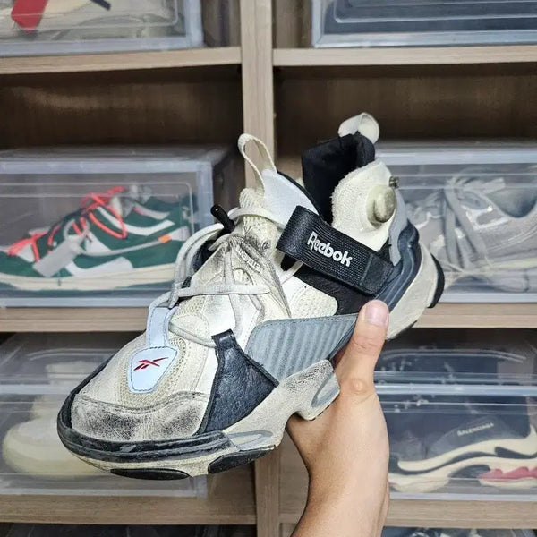 [BUNJANG] Reebok x Vetements Genetically Modified Fury "Grey" Sneakers (275) / 베트멍 리복 유전자 퓨리 그레이 275