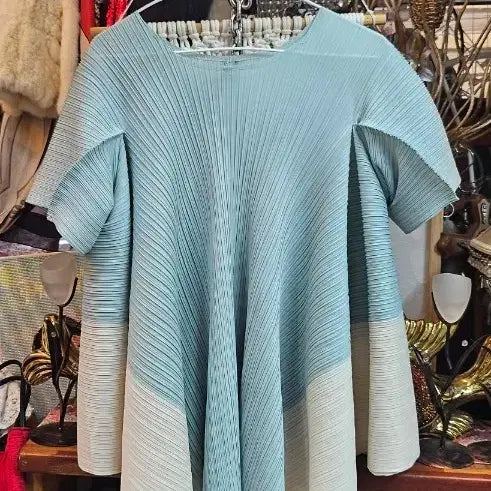[BUNJANG] Pleated Blouse Light Blue / Ivory / 플리츠 블라우스 하늘색/아이보리