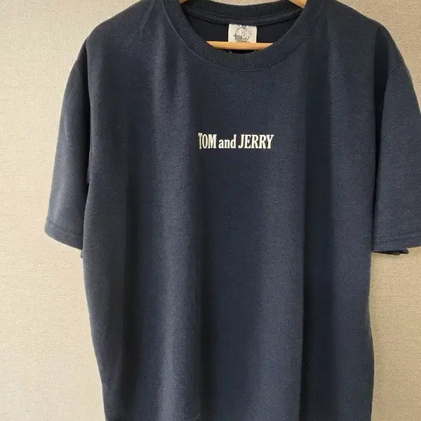 [BUNJANG] Tom and Jerry Cobalt Blue Short Sleeve T-Shirt / 톰과 제리 반팔 티셔츠 (코발트블루)