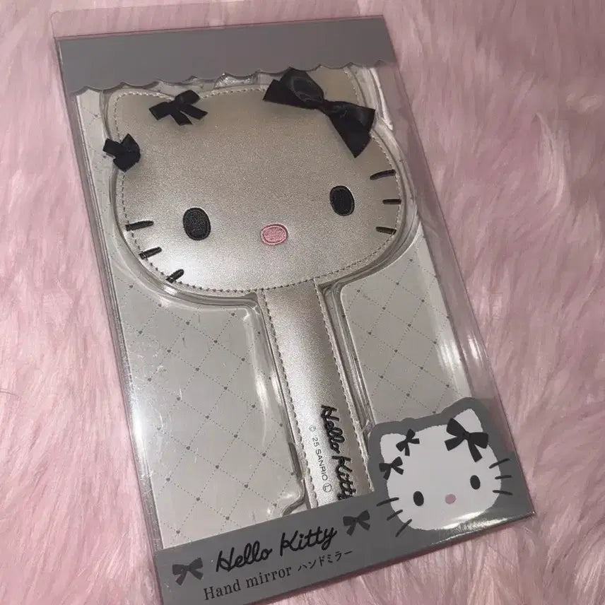 [BUNJANG] Hello Kitty Monotone Handheld Mirror / 키티 모노톤 핸디거울