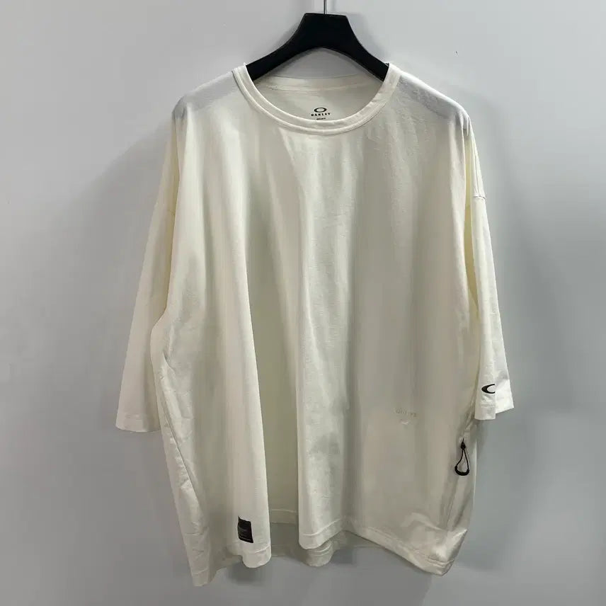 [BUNJANG] Oakley Performance White Mesh Short Sleeve T-Shirt / 오클리 기능성 화이트 매쉬 반팔티 (on.1882)