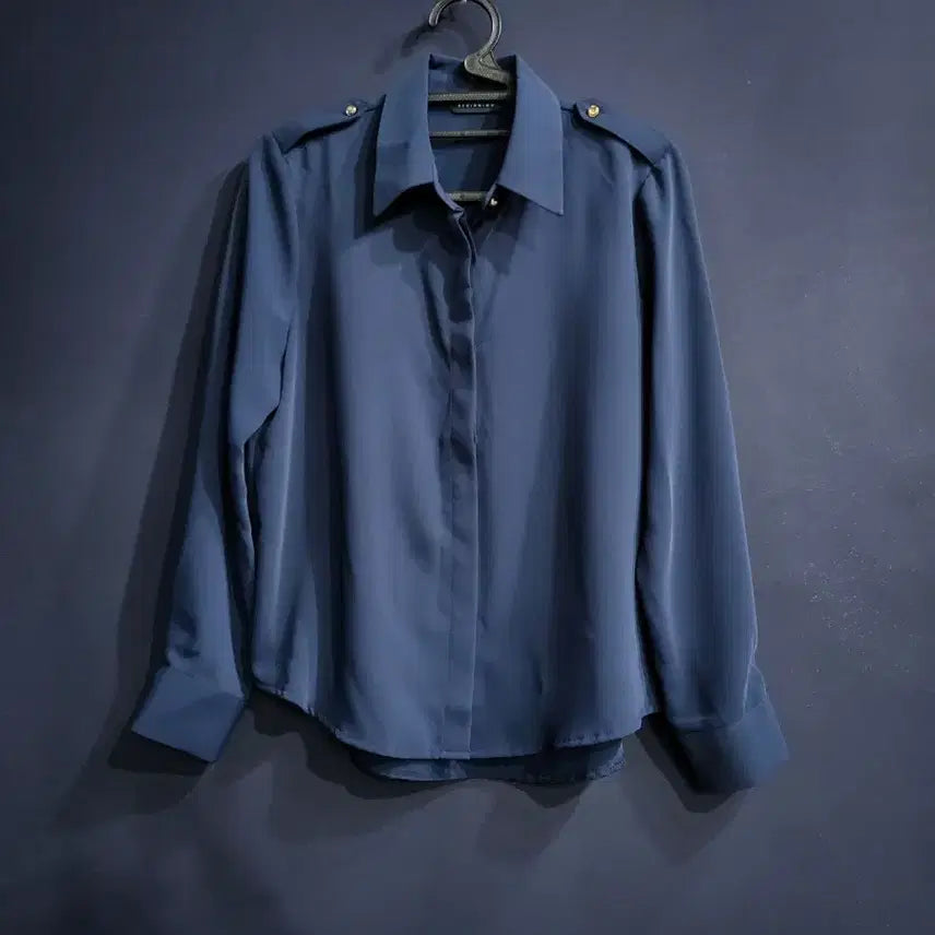 [BUNJANG] Classic Collar Shoulder Tab Long Sleeve Shirt Blouse / 숄더탭(견장)클래식 카라 긴팔 셔츠/블라우스
