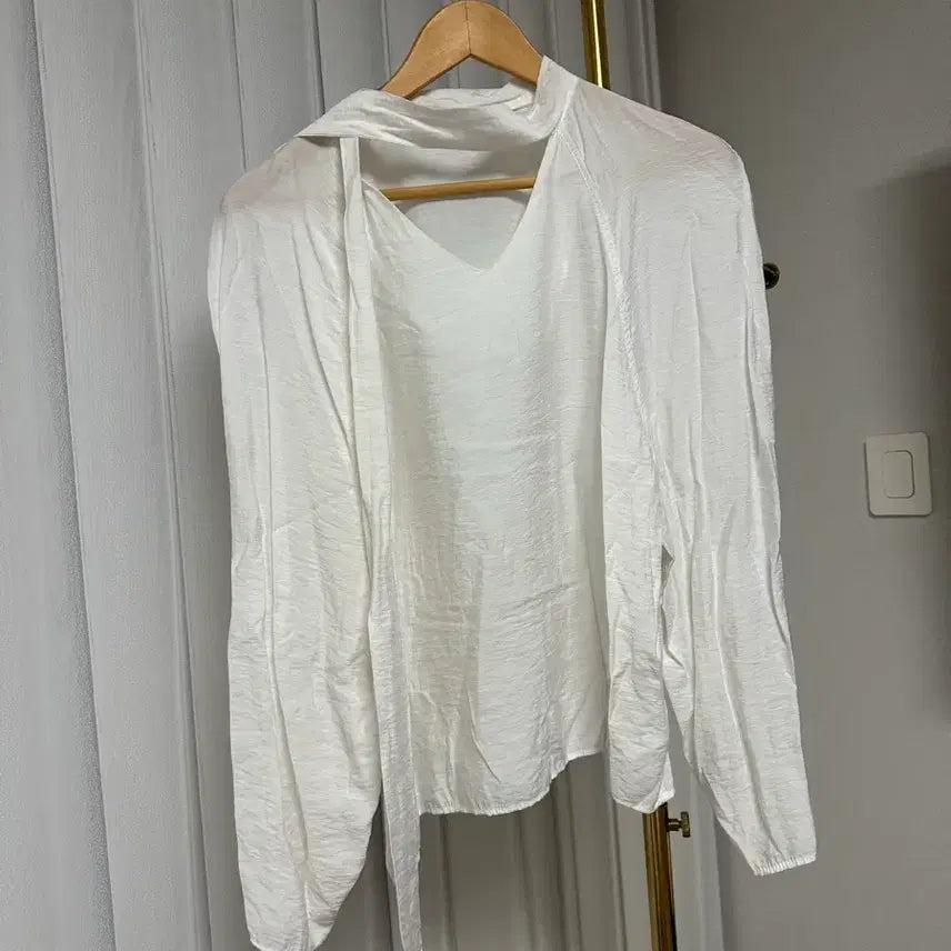 [BUNJANG] White Rayon Nylon Blend Blouse / 화이트 블라우스