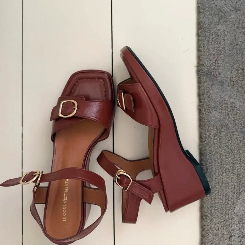 [BUNJANG] Yezzys Leclaire Ankle Strap Sandals Brown 240 / 예지스  르끌레르 앵클 스트랩 샌들 브라운 240