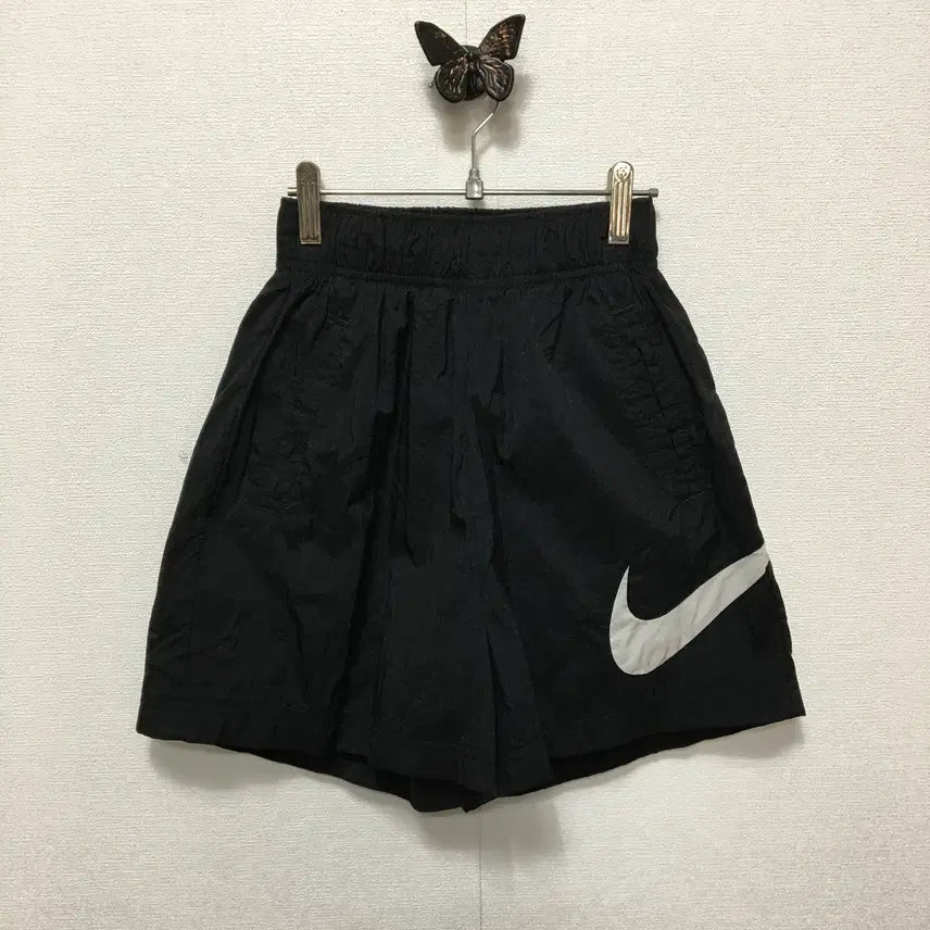 [BUNJANG] Nike HBR Essential High-Rise Woven Shorts Women's / 나이키 HBR 에센셜 하이라이즈 우븐쇼츠 여성 반바지