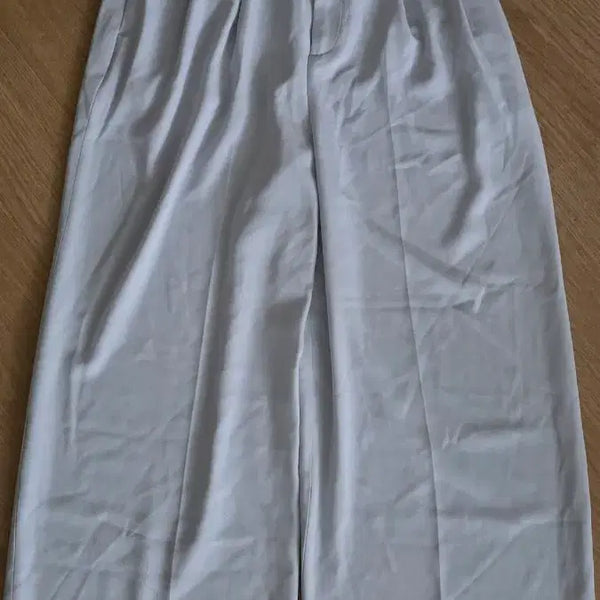 [BUNJANG] Uniqlo Draped Wide Pants / 유니클로 드레이프 와이드팬츠