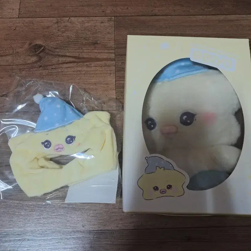 [BUNJANG] NMIXX Goods Set (Plush Doll & Lightstick Cover) / 엔믹스 굿즈 팝니다