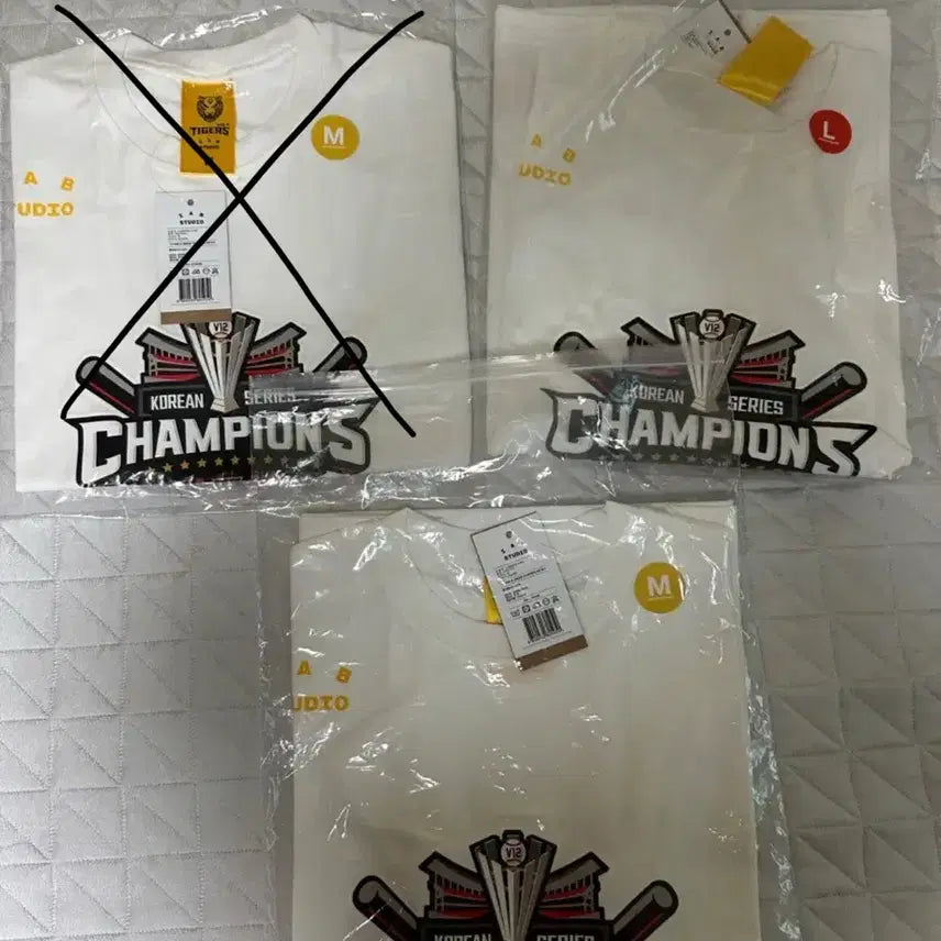 [BUNJANG] Kia Tigers 2024 Championship Commemorative T-Shirt (Size M/L) / (최종가격)기아타이거즈 2024 통합우승 굿즈 정가보다 싸게 팝니다