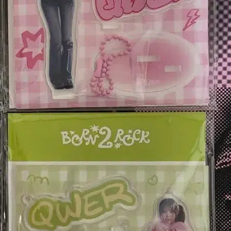 [BUNJANG] QWER 2nd Anniversary Magenta Acrylic Stand / QWER 2주년 마젠타 팝업 아크릴 스탠드 판매