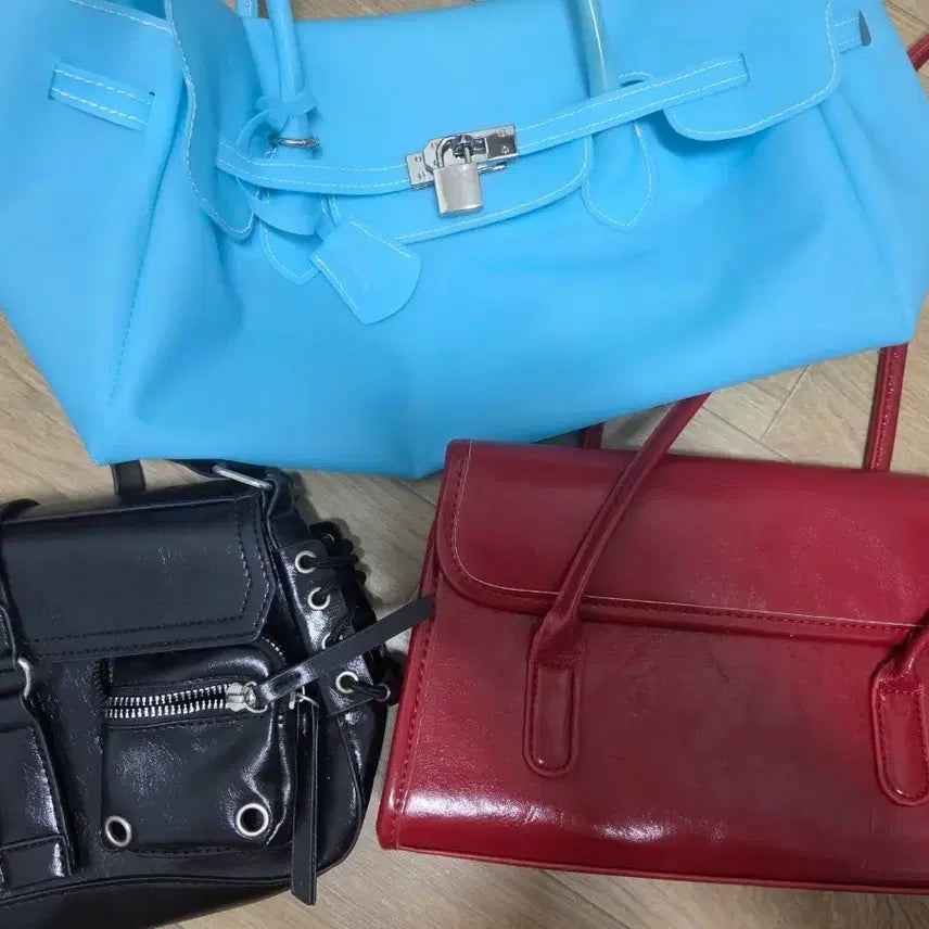 [BUNJANG] Jelly Bag Set - Tote/Shoulder Bags (Blue/Black/Red) with 2 Keychains (Sanrio) / 젤리백, 토트백/숄더백 3종 세트 (블루/블랙/레드) + 키링2개(산리오 외)