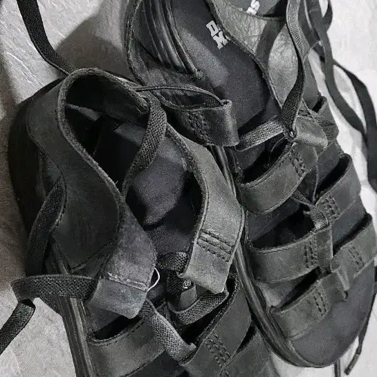 [BUNJANG] Dr. Martens Christina Lace-Up Sandals Black Size 5 / 닥터마틴 레이스업 크리스티나  샌들 블랙 5사이즈