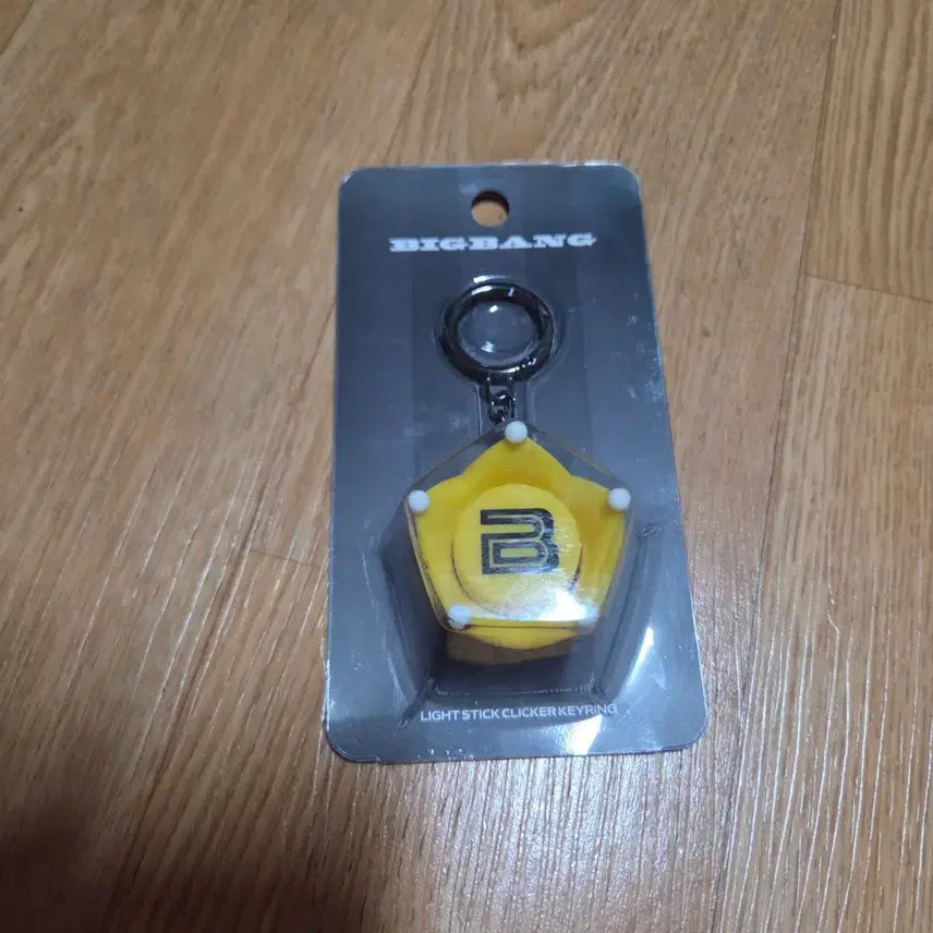[BUNJANG] BIGBANG 20th Anniversary Lightstick Clicker Keychain / 빅뱅 20주년 응원봉 클릭커 키링
