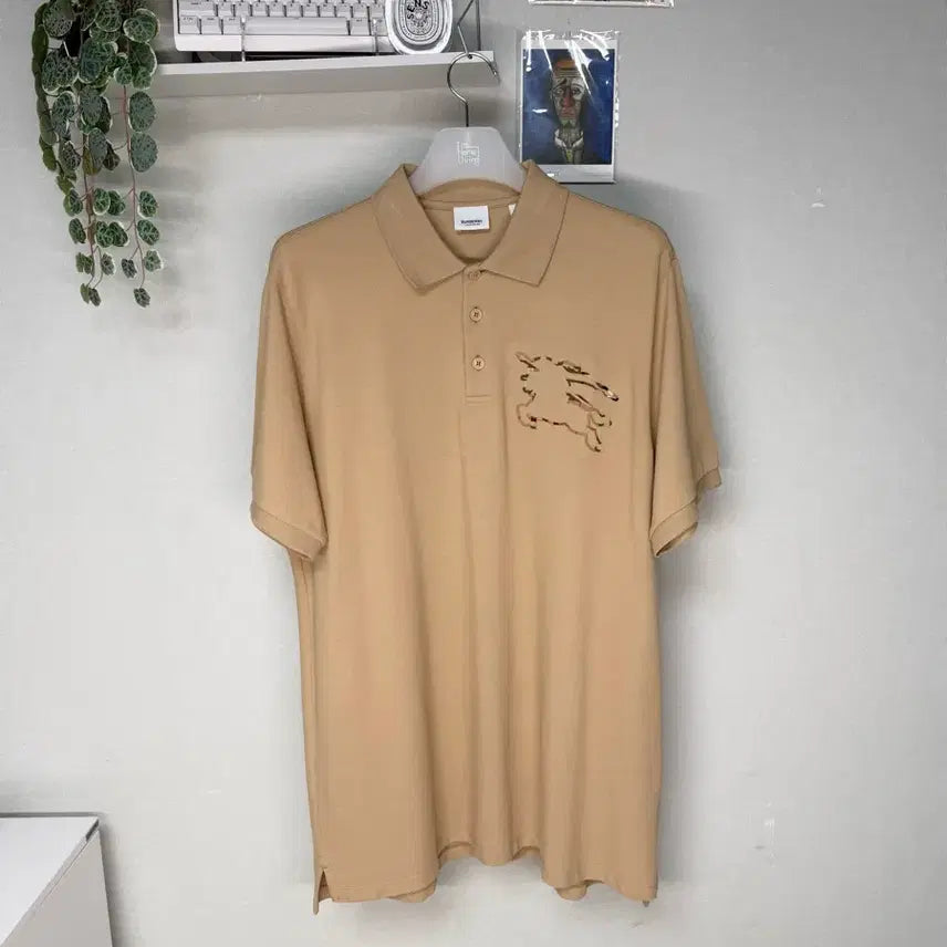 [BUNJANG] Burberry EKD Embroidered Collar T-Shirt / (최저가/S급/XL)버버리 EKD 홀스 자수 카라티
