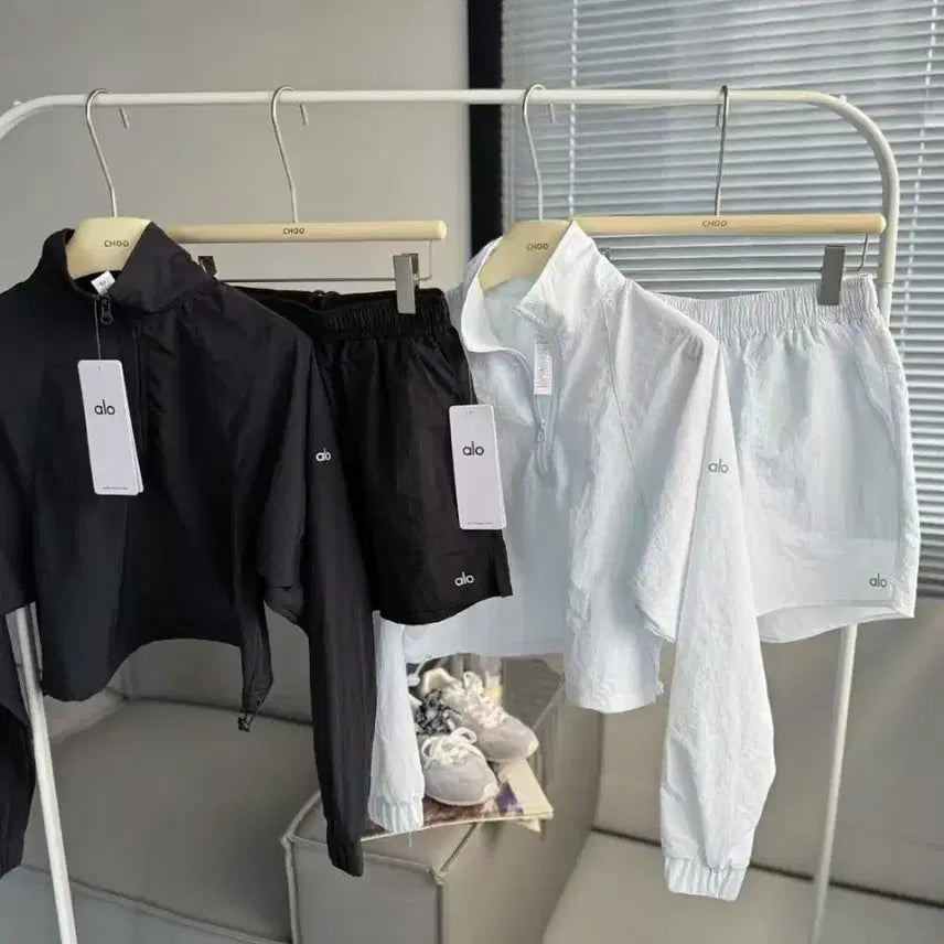 [BUNJANG] ALO Set-up Windbreaker + Short Pants Set / [새상품] 알로 셋업 바람막이+숏팬츠 세트[화이트/블랙]