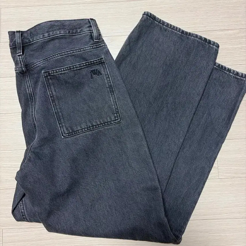 [BUNJANG] Uniqlo JWA Straight Jeans Black Denim Size 31 / 유니클로 JWA 스트레이트진 흑청 31