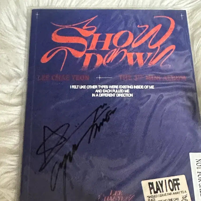 [BUNJANG] Lee Chaeyeon Signed 1st Mini Album 'SHOW DOWN' / 이채연 친필 싸인 앨범