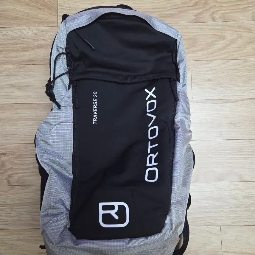 [BUNJANG] Autobacs Travers 20L Backpack / 오토복스 트레버스 20