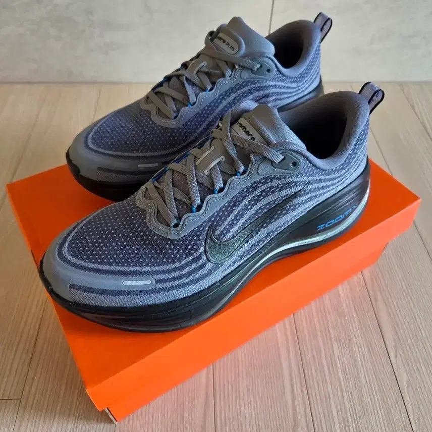 [BUNJANG] Nike Vomero Plus Sneakers / 나이키 보메로 플러스 270