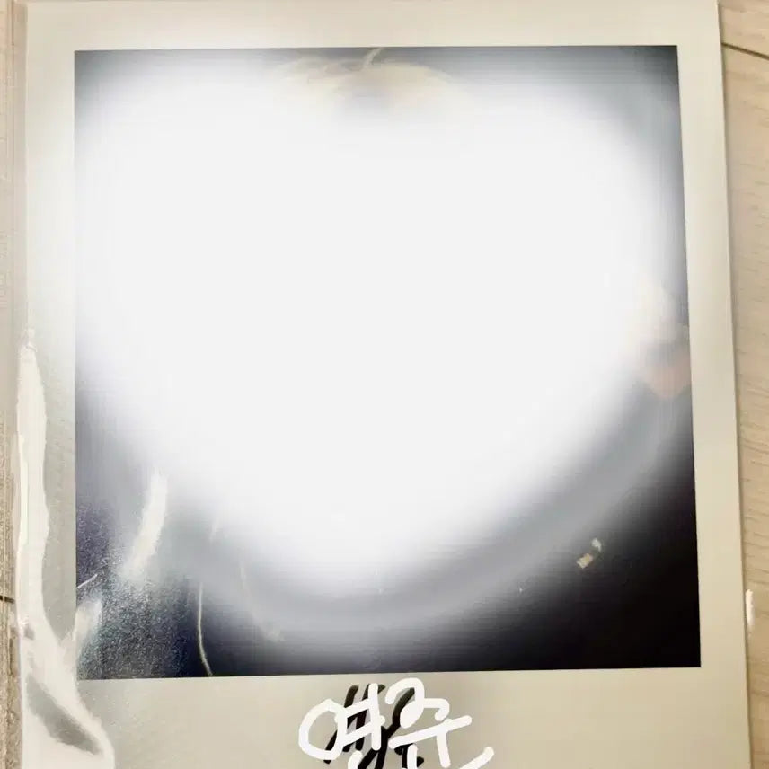 [BUNJANG] TXT Yeonjun Signed Polaroid POB / 투바투 연준 폴라로이드 미공개 폴라 싸폴 싸인