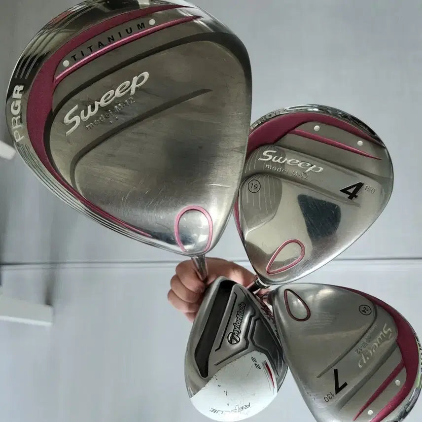 [BUNJANG] PRGR Sweep Titanium Women's Golf Club Set / PRGR Sweep Titanium 여성 드라이버 우드 3개 유틸1개 퍼터1개 6번아이언1개
