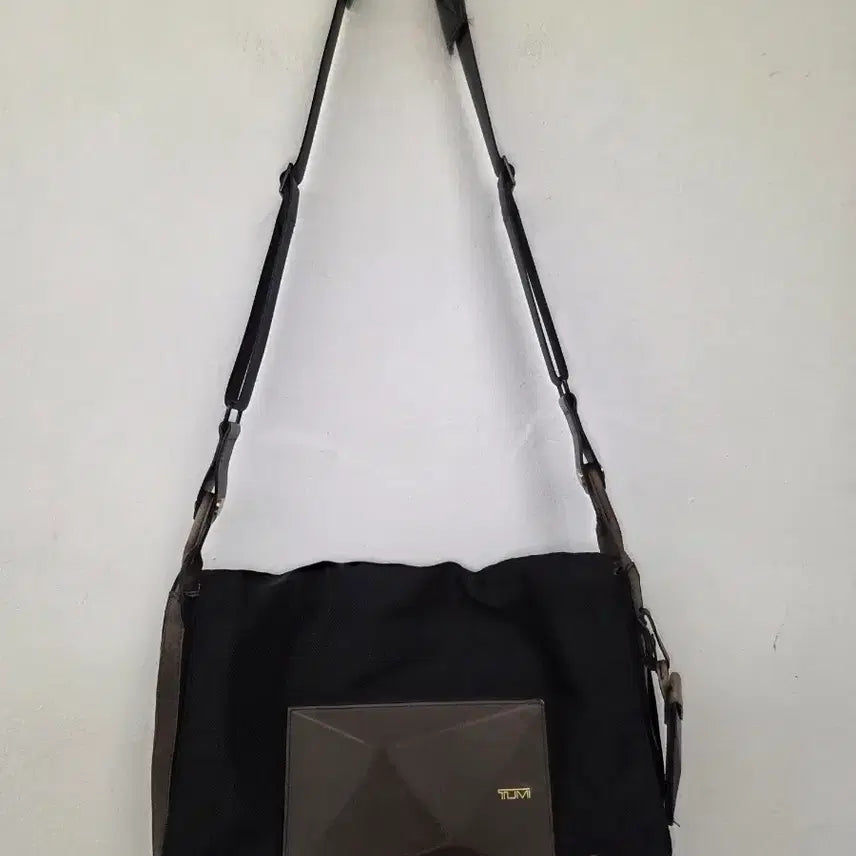 [BUNJANG] Tumi Men's Crossbody Bag / 투미 남성 크로스백