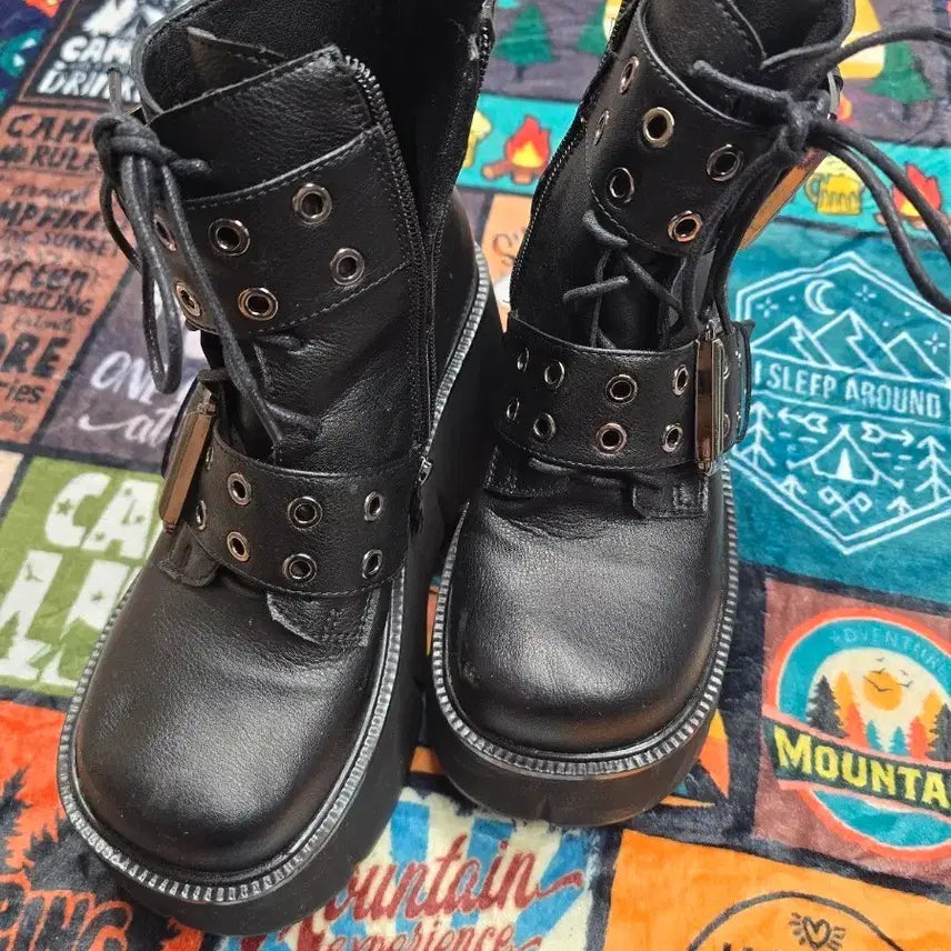 [BUNJANG] Dr. Martens Ladies Platform Short Boots / 마틴부츠 레이디스 트렌디 톨플랫폼 숏부츠