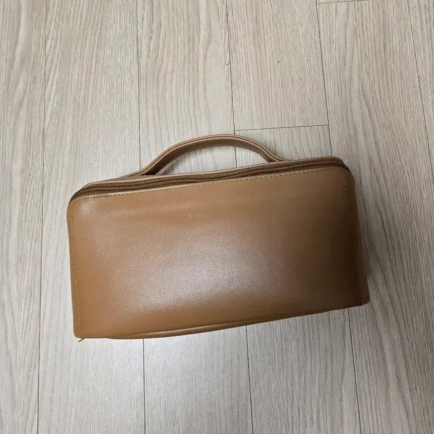 [BUNJANG] EACHY Cosmetic Pouch Bag - Medium Brown / EACHY 코스메틱 파우치백. 새상품